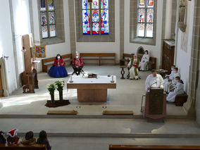 Heilige Messe mit karnevalistischem Ambiente (Foto: Karl-Franz Thiede)